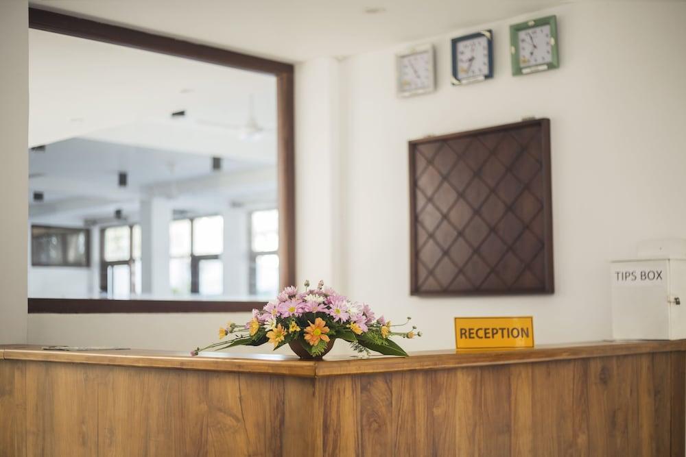 Rockside Beach Resort Бентота Екстериор снимка