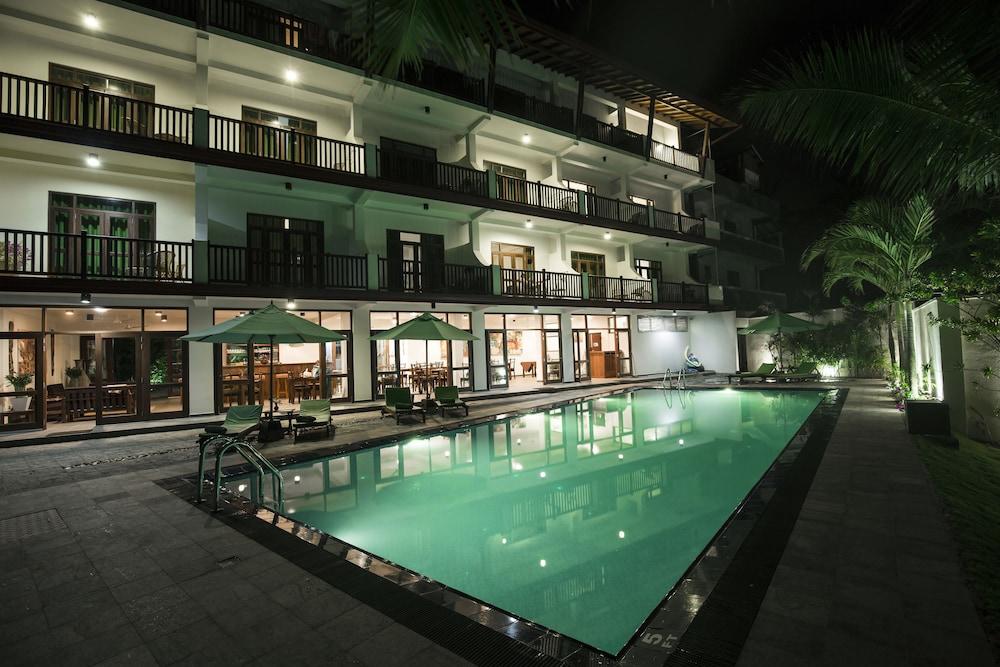 Rockside Beach Resort Бентота Екстериор снимка