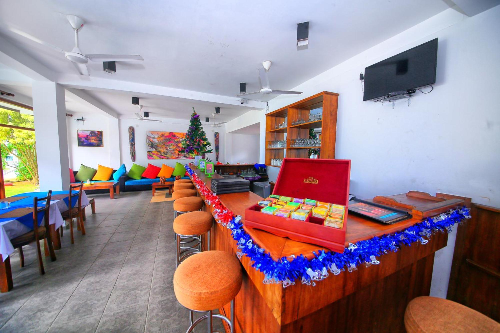 Rockside Beach Resort Бентота Екстериор снимка